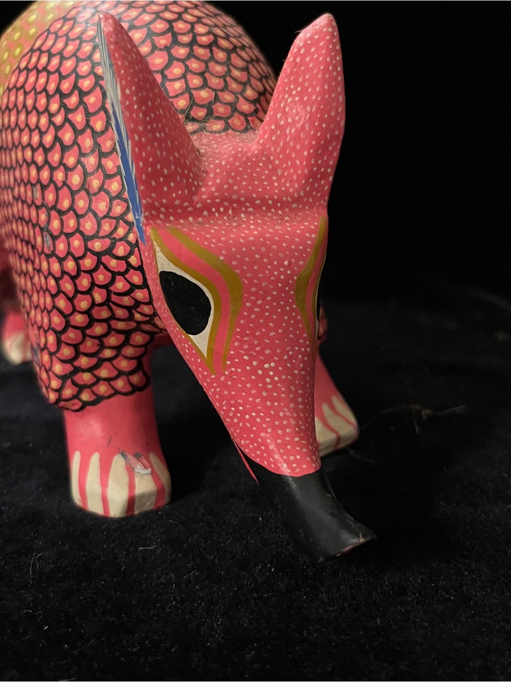 Handcrafted Oaxacan Wood Armadillo Alebrije Pink Signed R. Hernandez No Tail - Picture 3 of 10